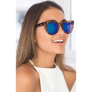 Quay Australia “Class of 89” sunglasses